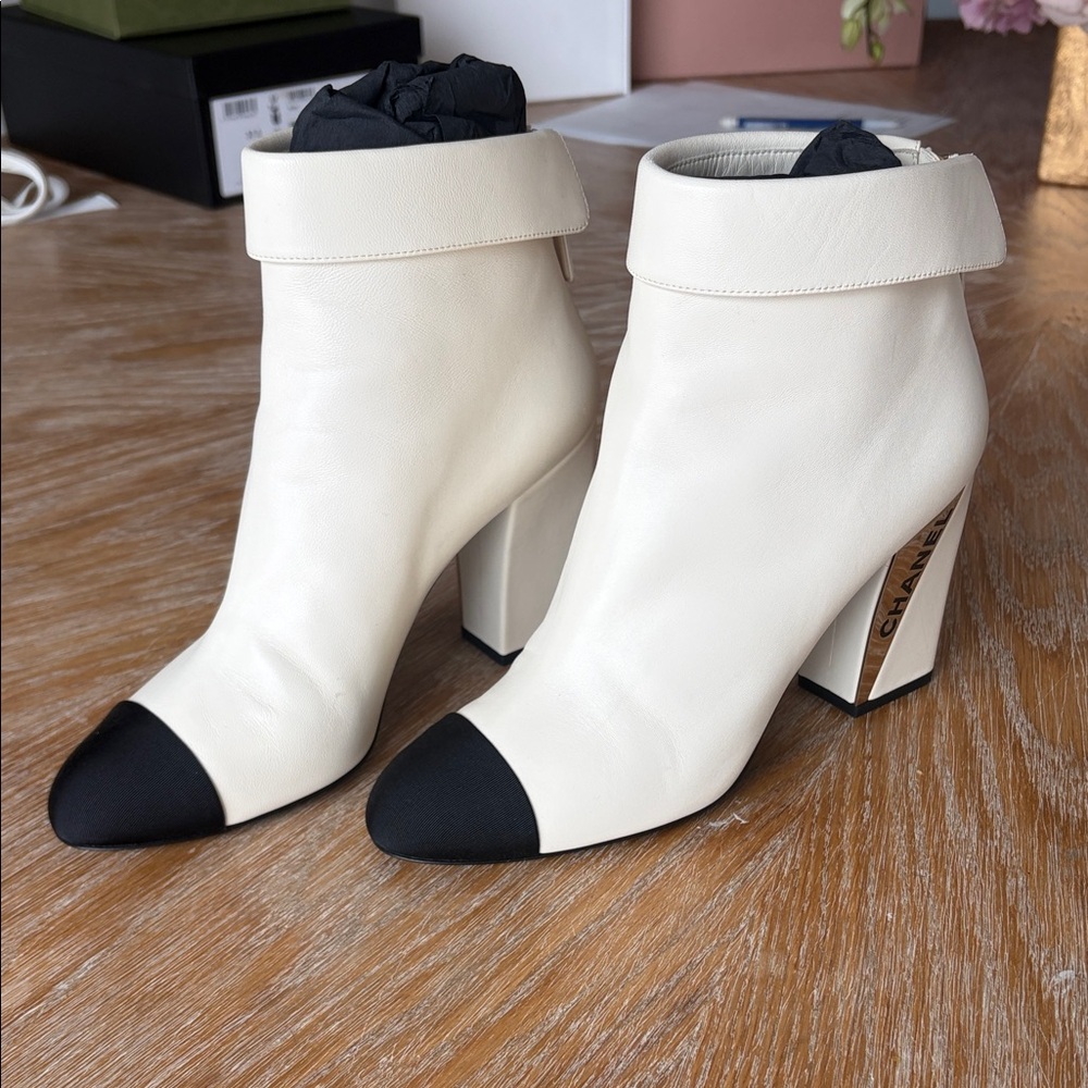 NEW IN BOX AUTHENTIC CHANEL White and Black Ankle Boots